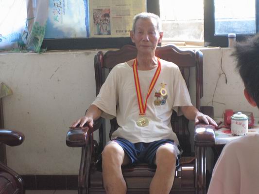 光荣的陆七权老革命家