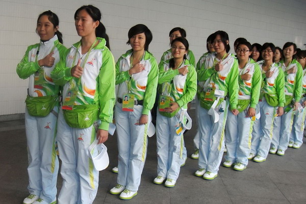 精神饱满的志愿者团队