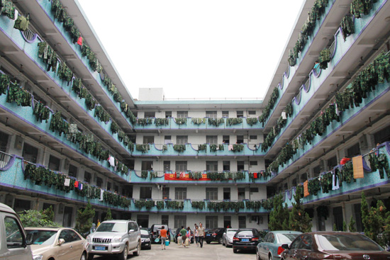 壮观的新生军训服 壮观的新生军训服