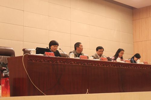 孙亚玲代表大学致辞 孙亚玲代表大学致辞