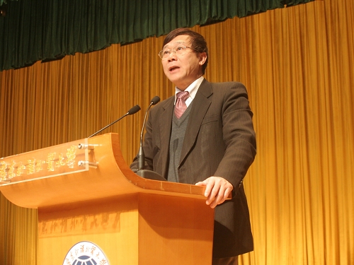 党委副书记陈建平发表讲话