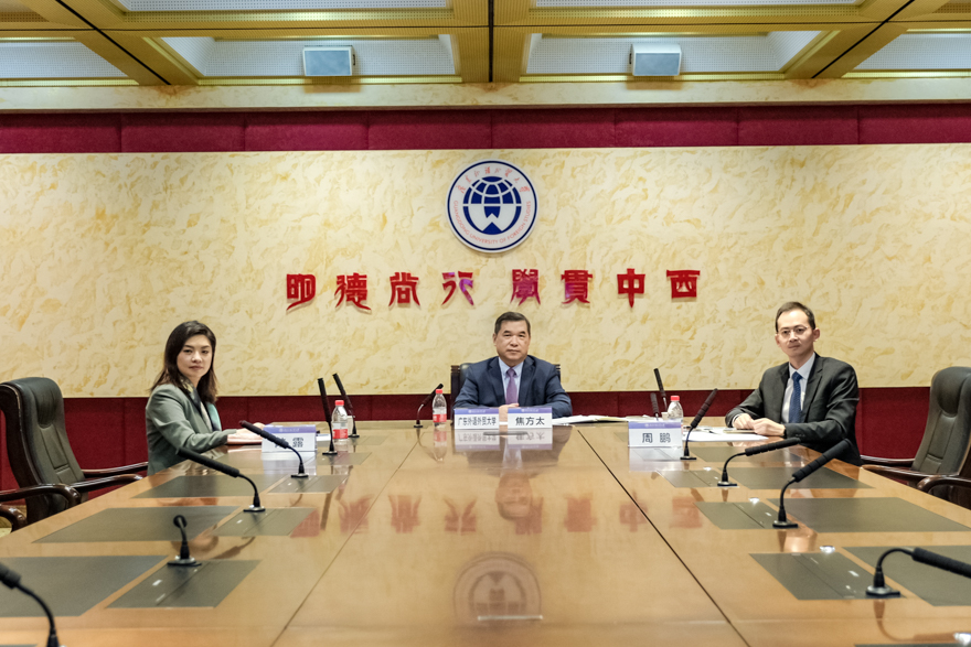 合影2.jpg 合影2.jpg