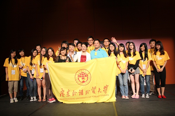 我校学子与香港青年交流促进联会代表合影