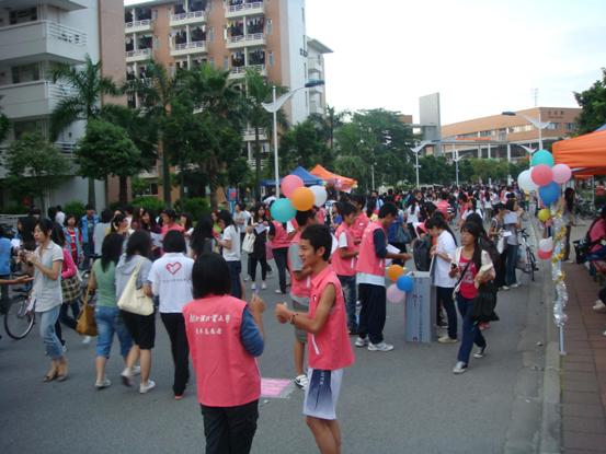 热闹现场,你我服务,你我同乐
