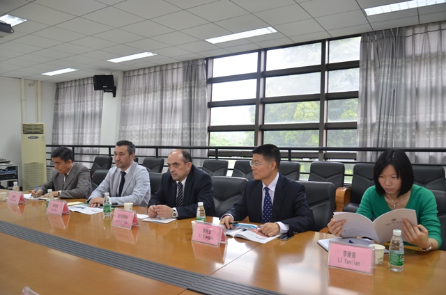 会谈中 会谈中