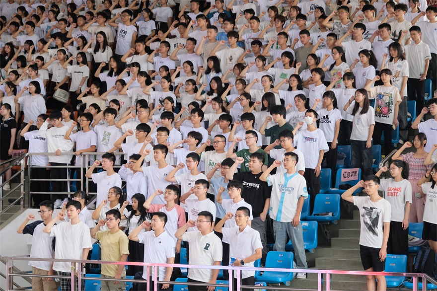 开学典礼12.jpg 开学典礼12.jpg