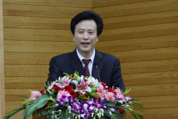 黄华