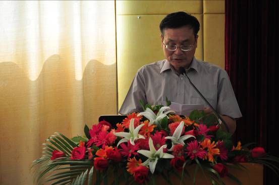 何洪亮书记进行军训动员