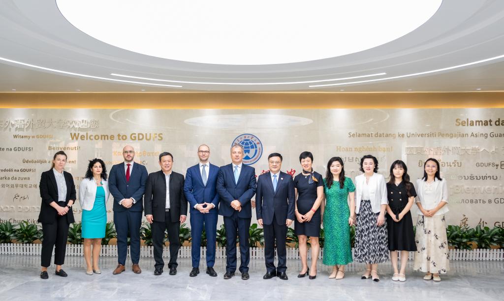 2025年9月22日，匈牙利国会副主席来访我校.jpg