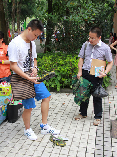 无论是新鞋还是军鞋,都是我新生活的见证 无论是新鞋还是军鞋,都是我新生活的见证