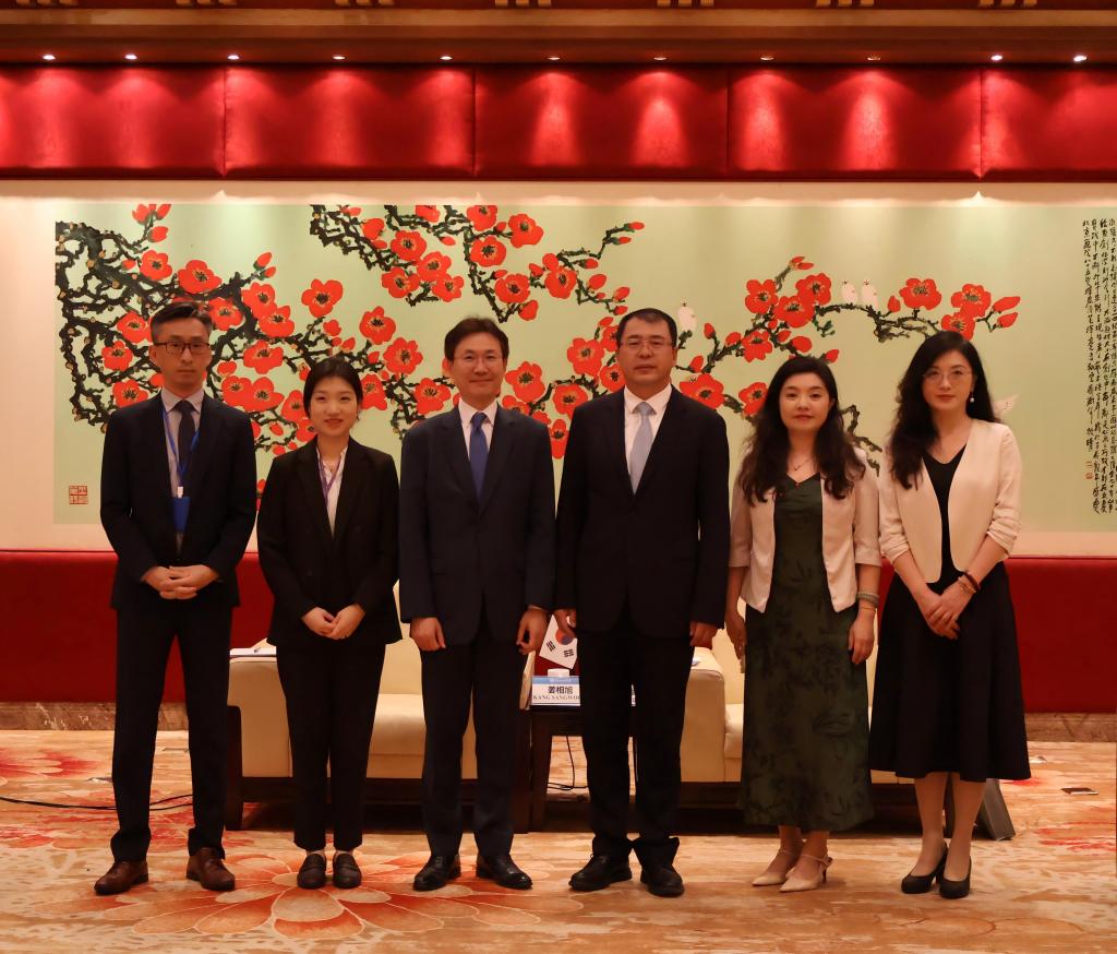 大合影1.jpg 大合影1.jpg