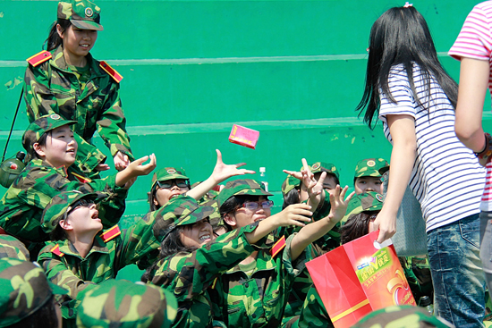 学生团体军训慰问 学生团体军训慰问
