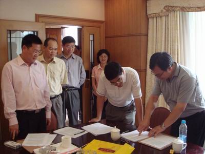 刘建达向校领导汇报工作