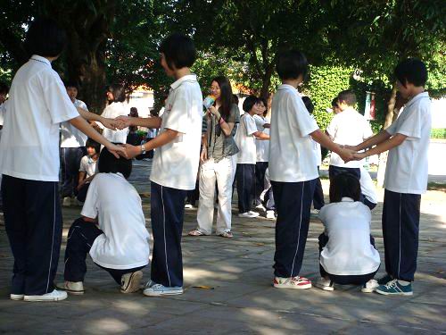 丰富多彩的早晨拓展活动