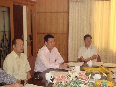 仲伟合对教学管理制度化工作提出要求