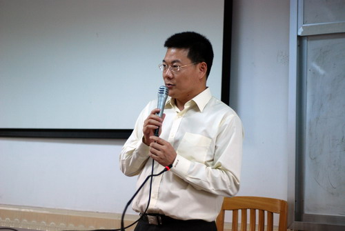 仲伟合副校长致辞