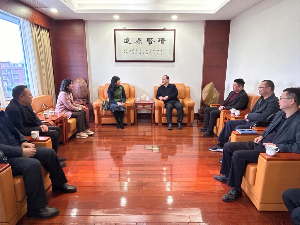 与清远市清新区刘建俊书记会面.jpg