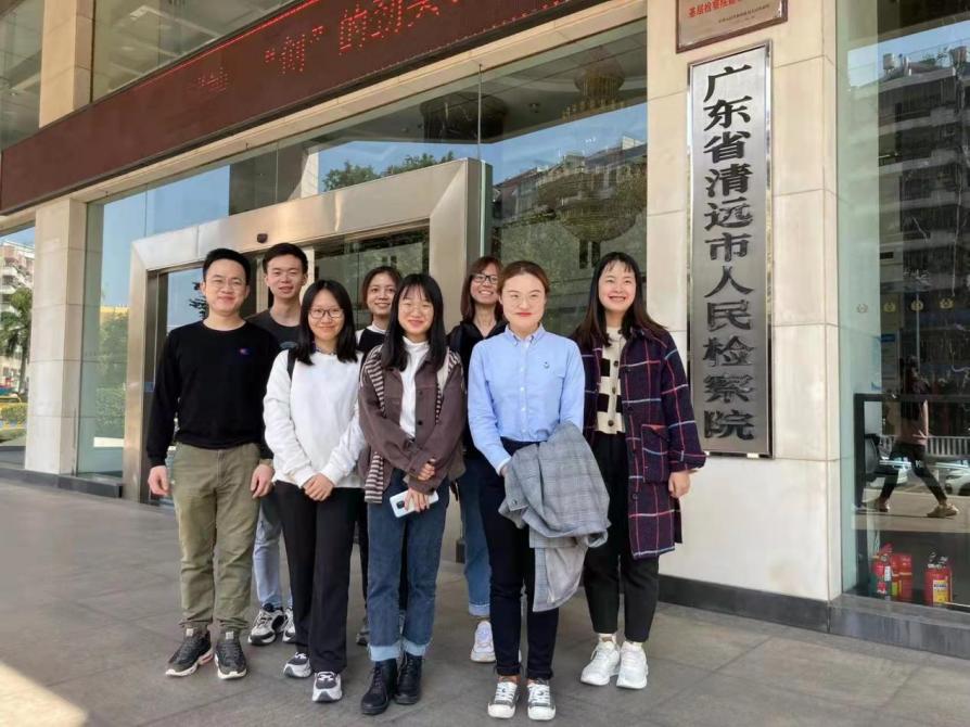 广外法学院实习生合影.jpg