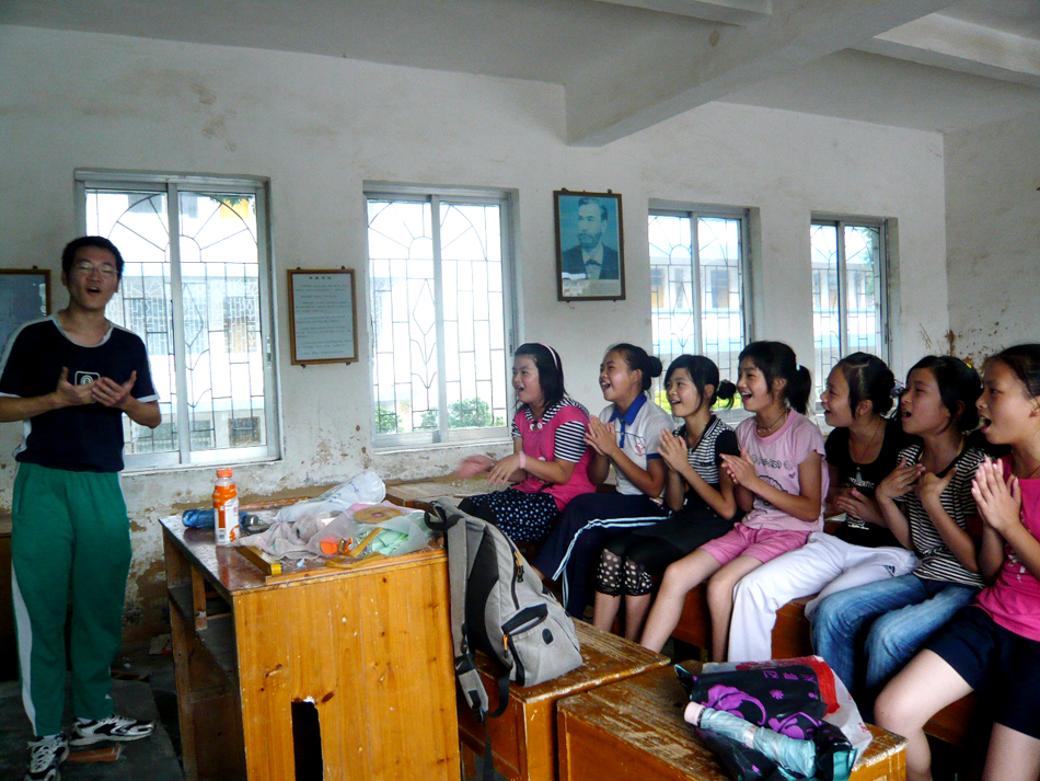 我们要用歌声代替离别的眼泪