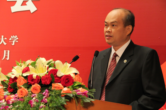 卢景辉副书记主持了会议 卢景辉副书记主持了会议