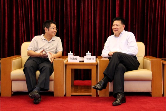 会后,仲伟合校长与刘海陵总编畅谈未来合作发展计划 会后,仲伟合校长与刘海陵总编畅谈未来合作发展计划