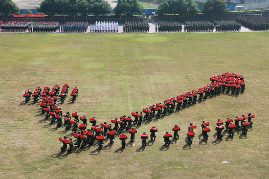 女子队列操 女子队列操