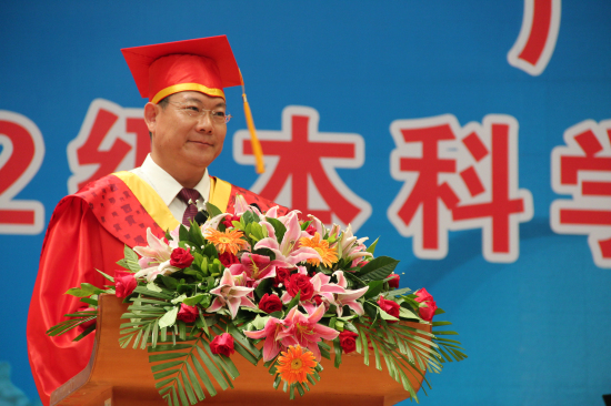 仲伟合校长:你们是广外的福,广外是你们的分 仲伟合校长:你们是广外的福,广外是你们的分