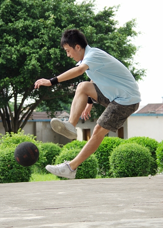 腾空,花样足球!