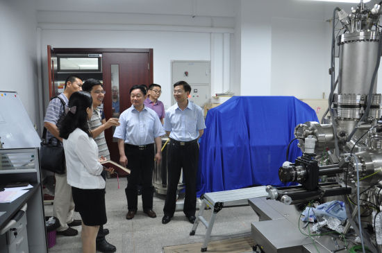 参观苏州纳米科技协同创新中心实验室 参观苏州纳米科技协同创新中心实验室