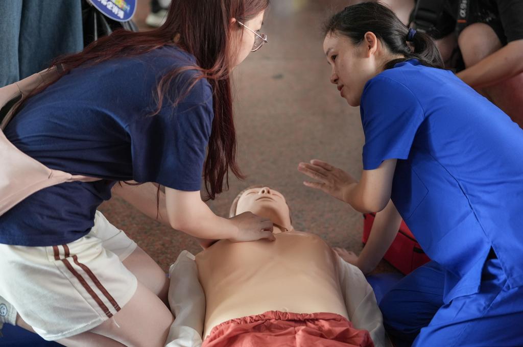 急救示范.jpg