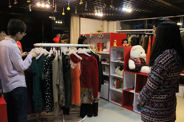 义卖活动现场 义卖活动现场