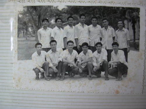 教师合影(后排右一为蔡型乞)