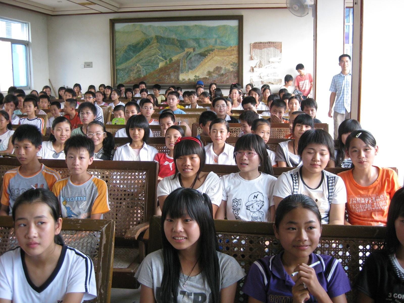 150双新丰学子殷殷期盼的眼睛