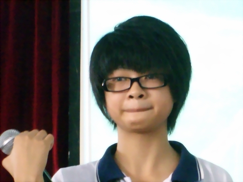 小选手欲唱还羞