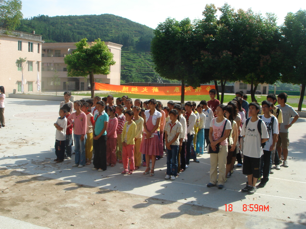 全体师生感受“薪火”