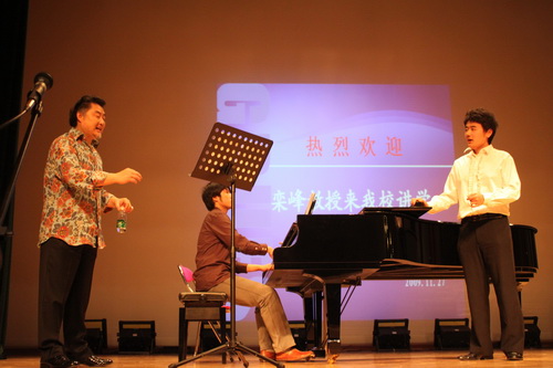 现场为学生指导