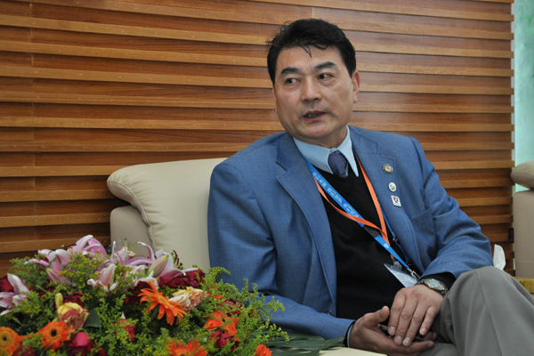 技术官员助理涂克平赞扬广外团队工作