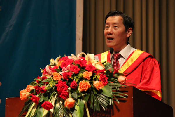 副校长方凡泉发表讲话