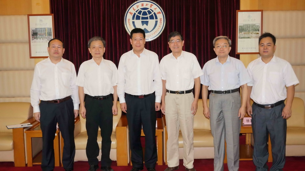 与会人员合影 与会人员合影