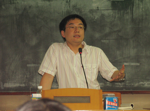 老师讲课幽默诙谐