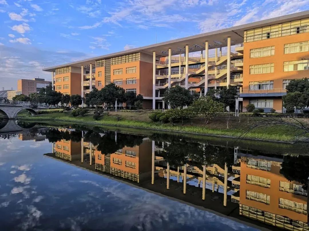 大学城校区4.jpg