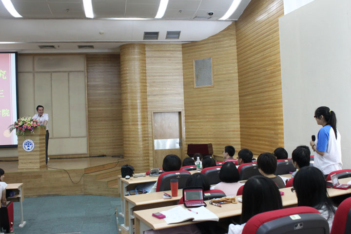 别开生面的交流互动