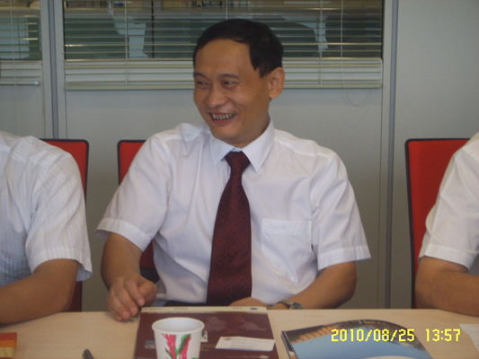 陈伟光介绍财经学院情况