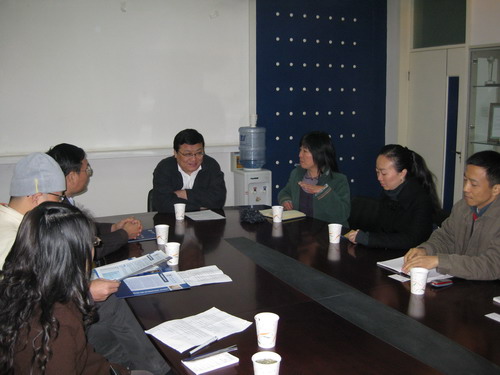 调研组在北外座谈