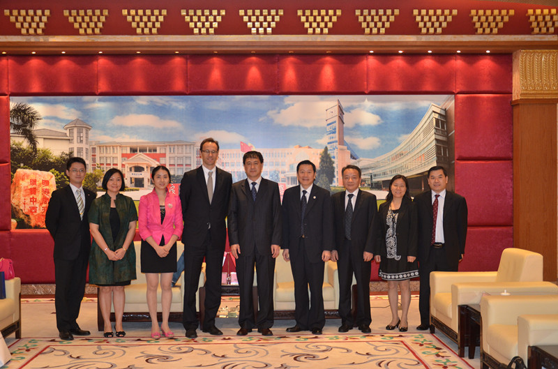 全体与会人员合影 全体与会人员合影