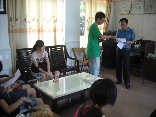 教育接力 队长讨论教学安排