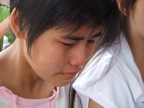 一滴泪滑落,惊动心千颗