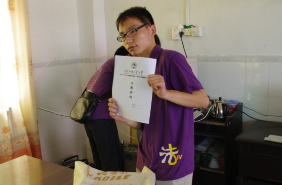 队长:“亲,这可是我们的心血哦!” 队长:“亲,这可是我们的心血哦!”