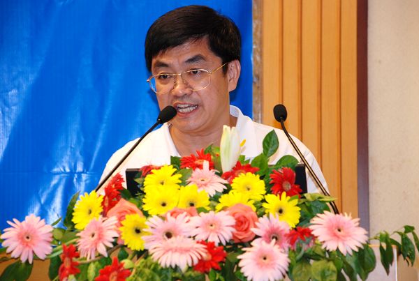 省教育厅信息中心主任彭红光发表讲话