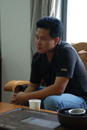 张副科长接受采访